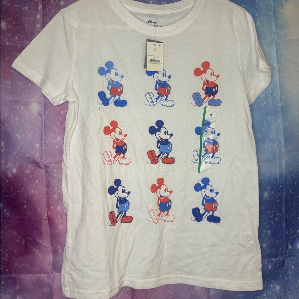 New women’s Mickey Mouse T-shirt 🛍